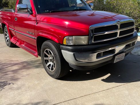 Used 1995 Dodge Ram 1500 Truck 2WD Regular Cab image 1