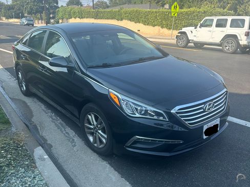 Used 2015 Hyundai Sonata SE image 1
