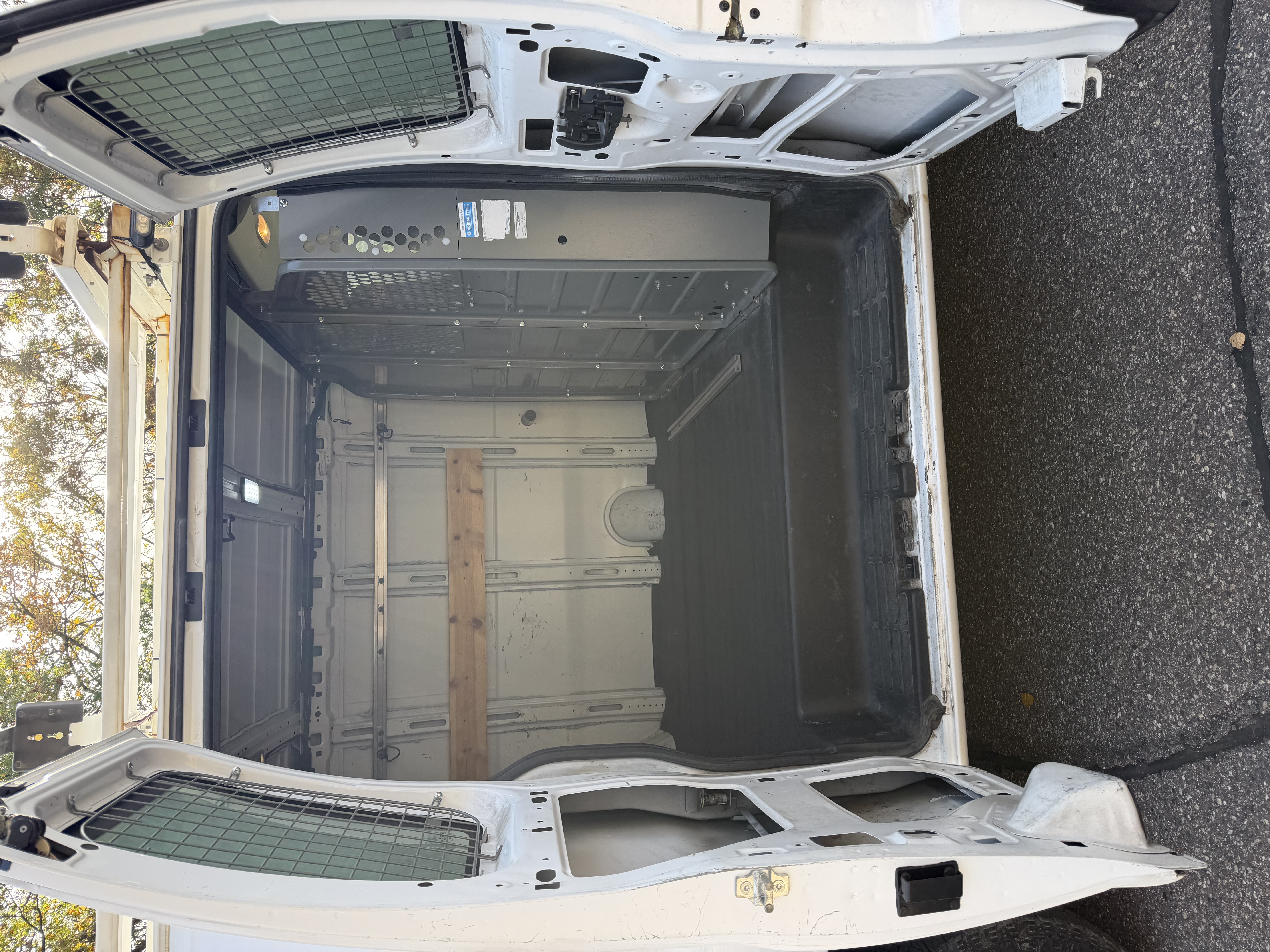 Used 2015 Chevrolet Express 2500 RWD image 11
