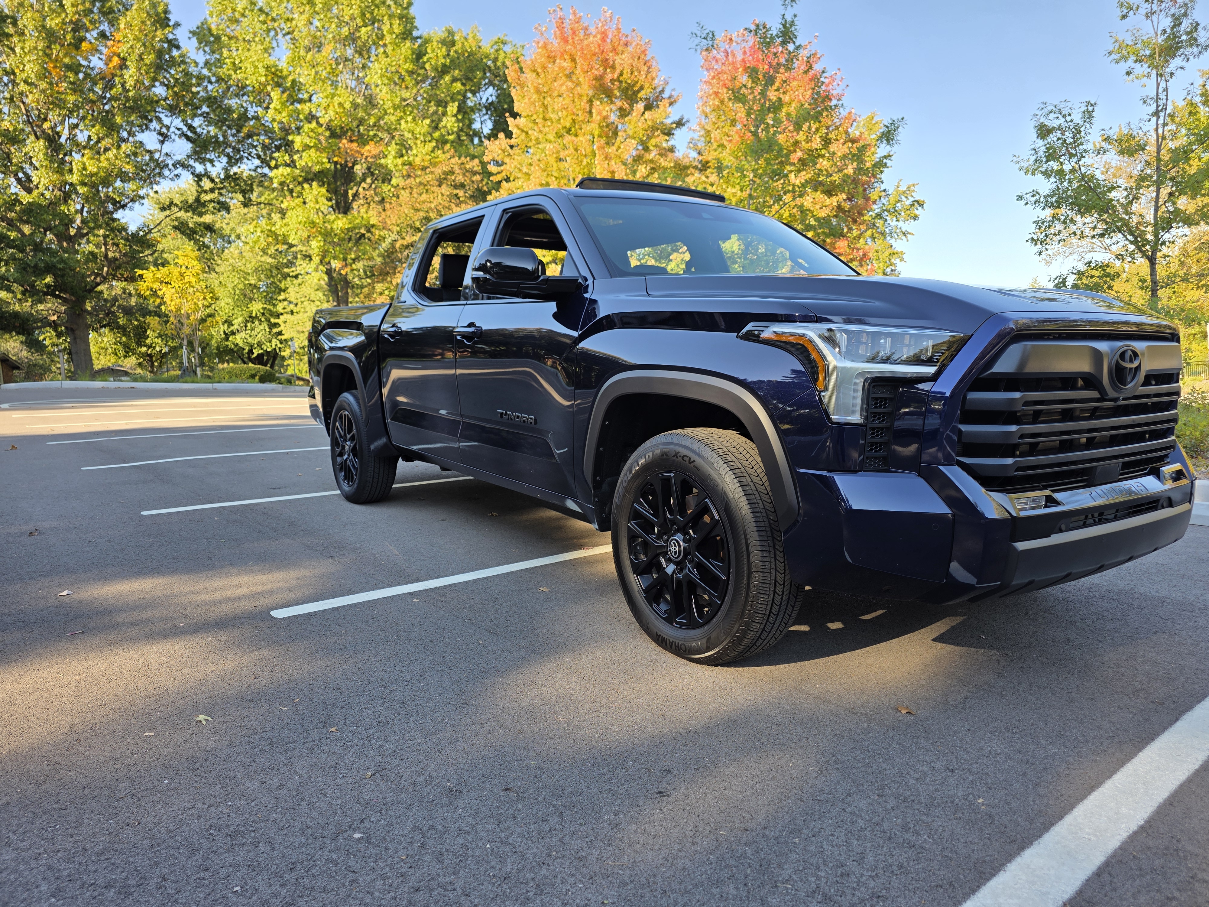 Used 2025 Toyota Tundra Limited AWD/4WD image 22
