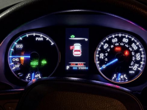 Used 2021 Toyota RAV4 LE AWD/4WD image 24
