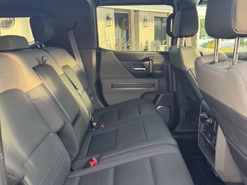 Used 2024 GMC Hummer EV 3X w/ LPO, Illumination Package image 22