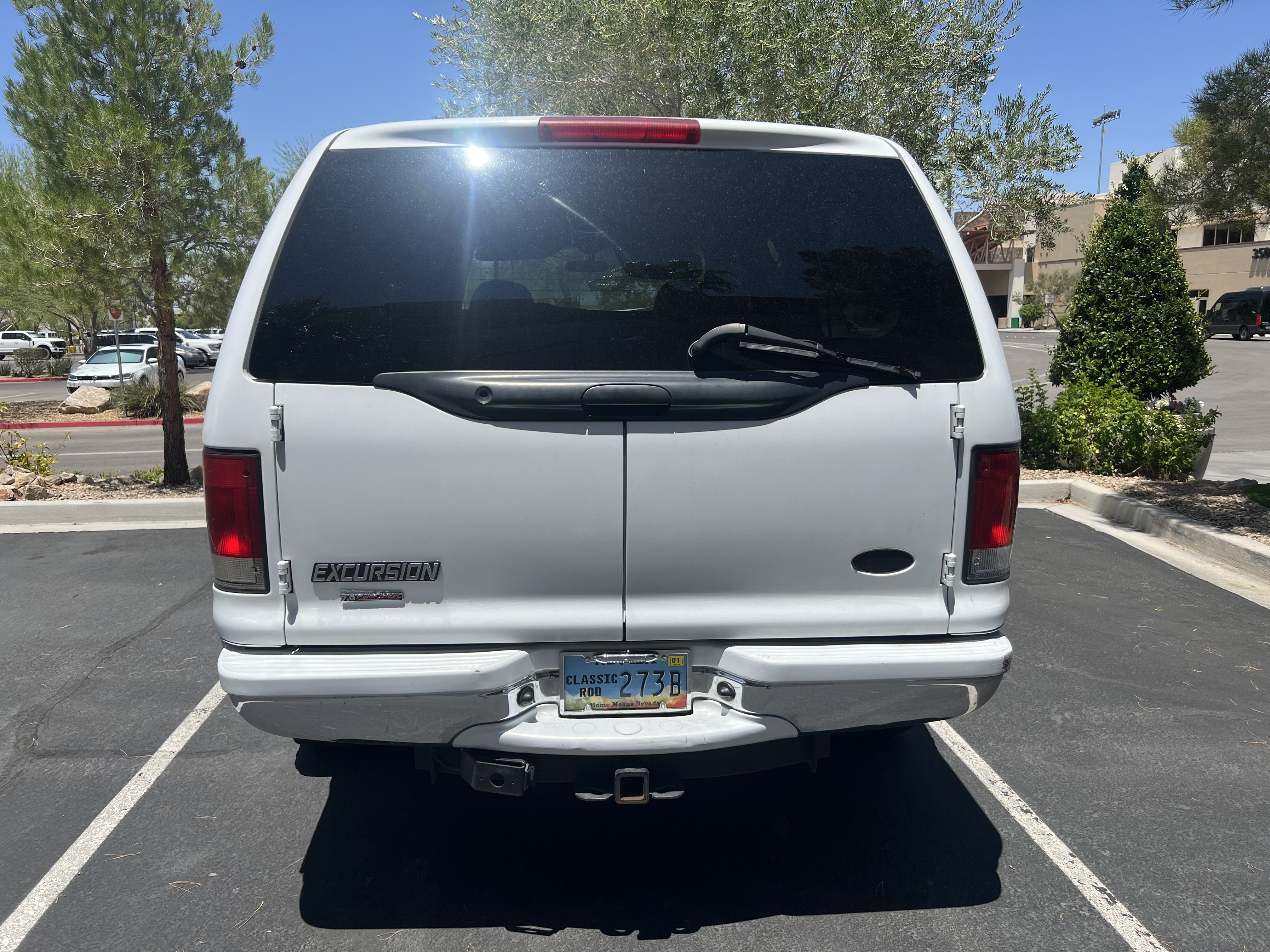 Used 2000 Ford Excursion Limited AWD/4WD image 2