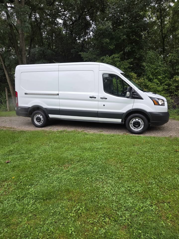Used 2017 Ford Transit 250 148 Medium Roof w/ Interior Upgrade Package RWD image 4