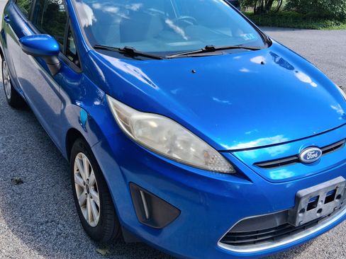 Used 2011 Ford Fiesta SE w/ 203A Rapid Spec Order Code FWD image 4