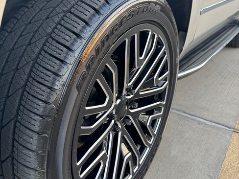 Used 2018 GMC Yukon SLT w/ Premium Edition image 18