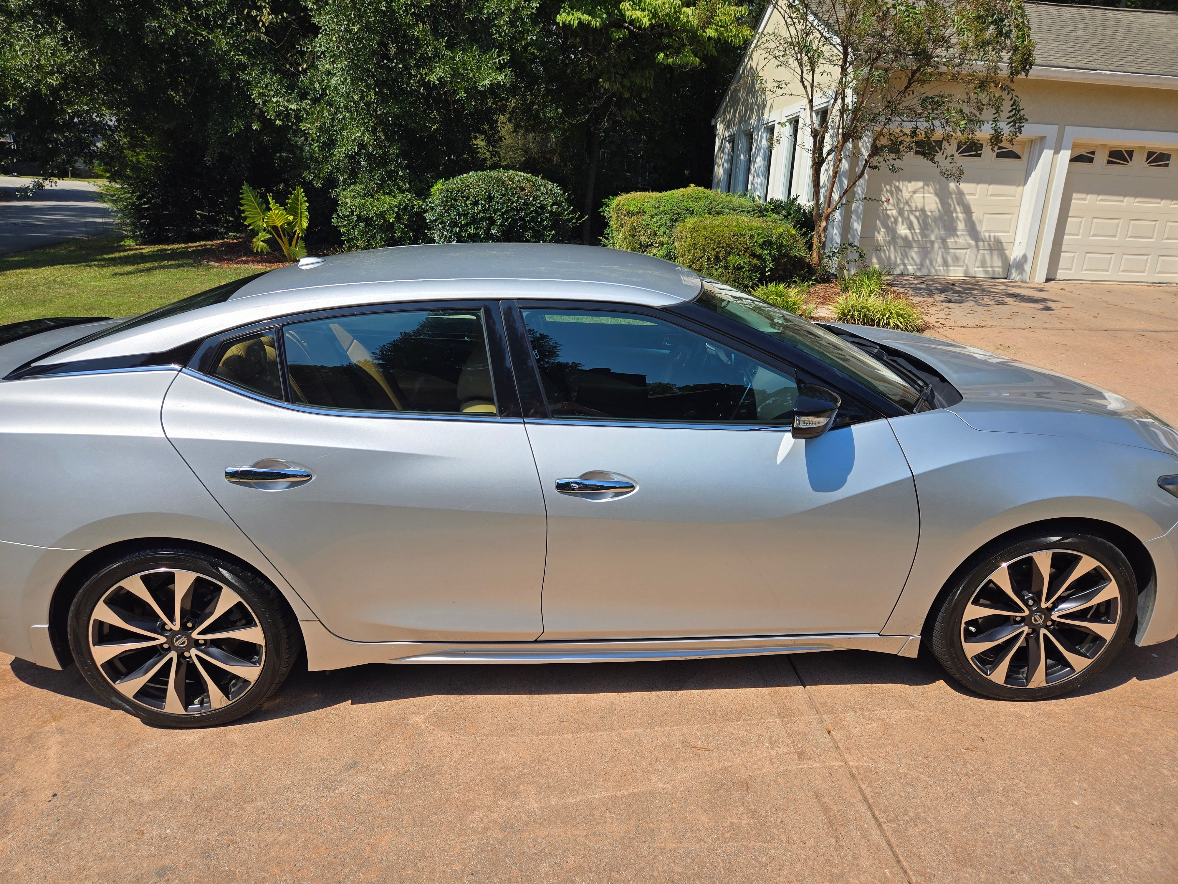 Used 2016 Nissan Maxima SR FWD image 19