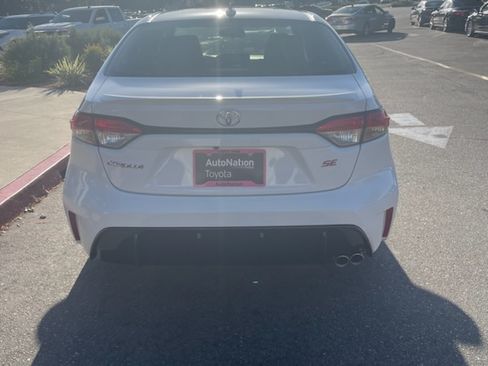 Used 2024 Toyota Corolla SE image 2