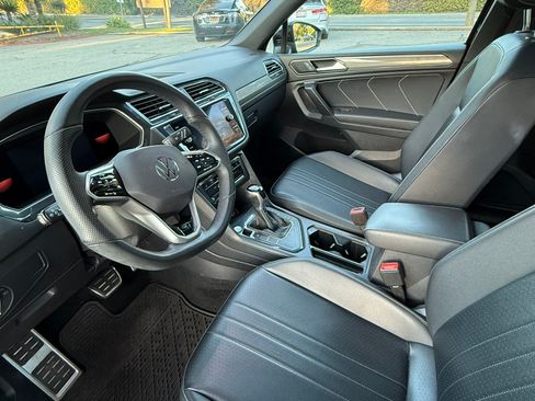 Used 2022 Volkswagen Tiguan SE R-Line image 14