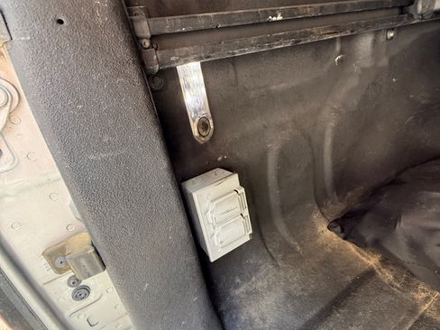 Used 2019 RAM 1500 Laramie AWD/4WD image 12