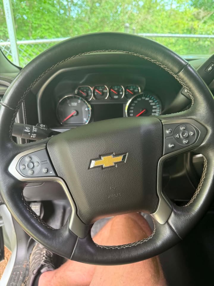 Used 2019 Chevrolet Silverado 2500 LTZ w/ Duramax Plus Package AWD/4WD image 9