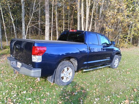 Used 2010 Toyota Tundra 4x4 Double Cab w/ SR5 Pkg image 4