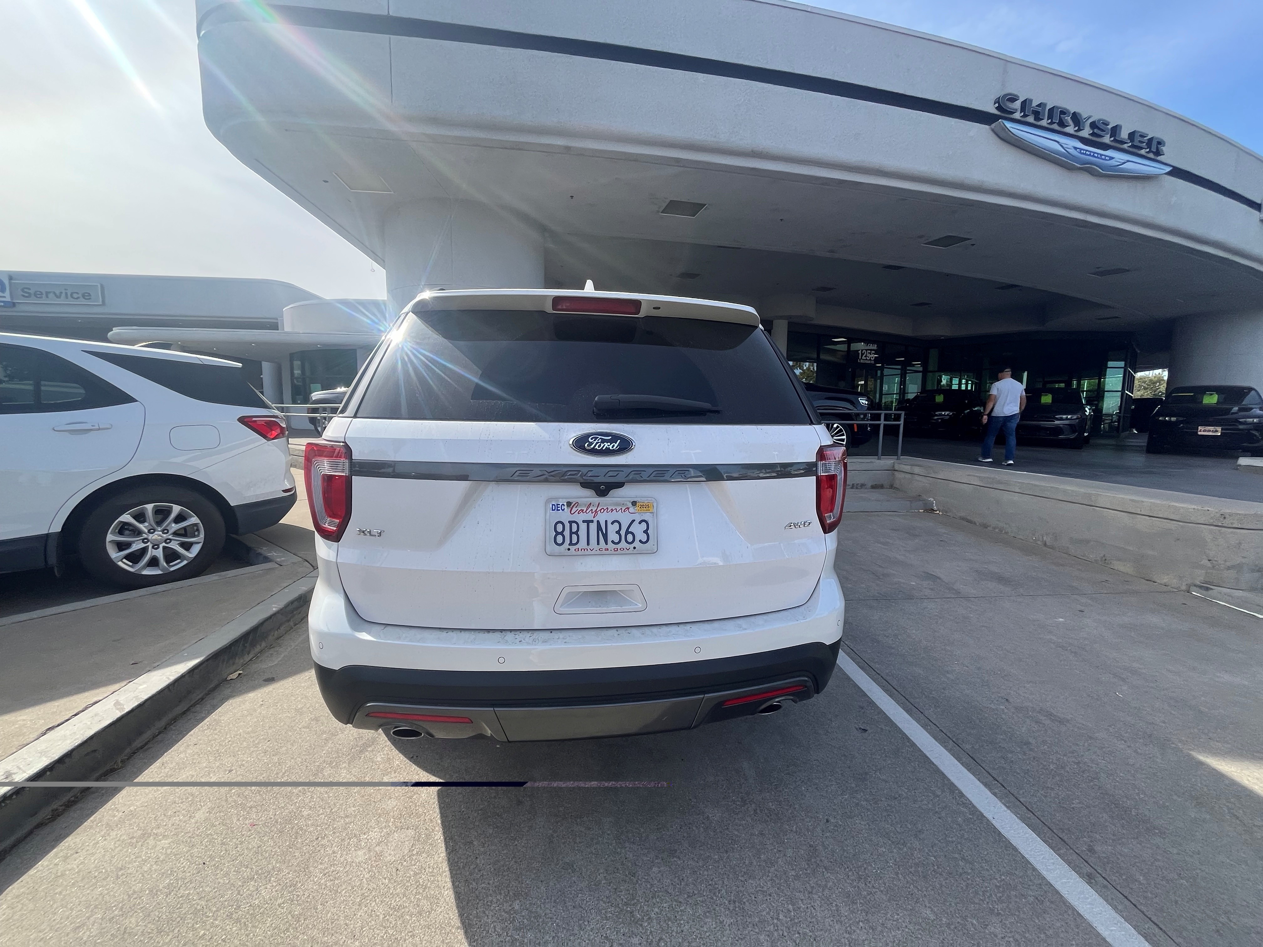 Used 2017 Ford Explorer XLT w/ Equipment Group 202A AWD/4WD image 5
