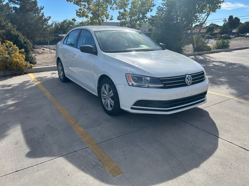 Used 2015 Volkswagen Jetta TDI S image 4