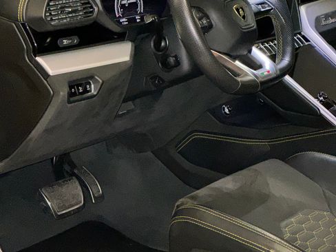 Used 2019 Lamborghini Urus image 6