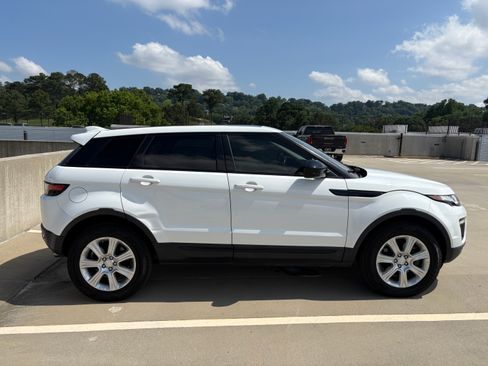 Used 2017 Land Rover Range Rover Evoque SE Premium AWD/4WD image 9