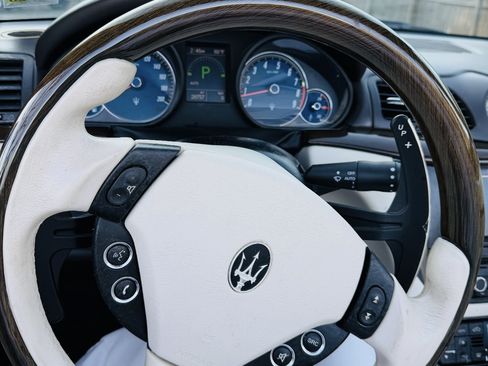 Used 2013 Maserati GranTurismo Sport image 13