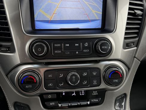 Used 2019 Chevrolet Suburban LT w/ Luxury Package image 32