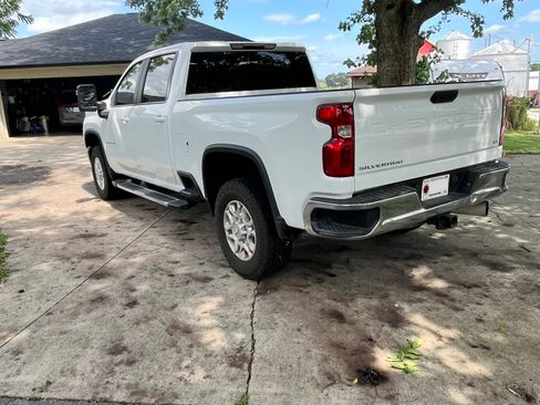 Used 2022 Chevrolet Silverado 2500 LT w/ Convenience Package AWD/4WD image 9