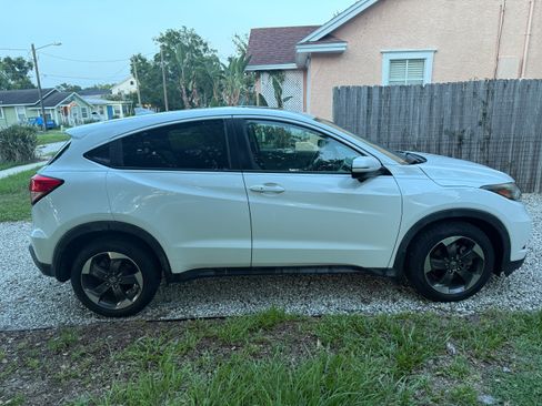 Used 2018 Honda HR-V EX image 5