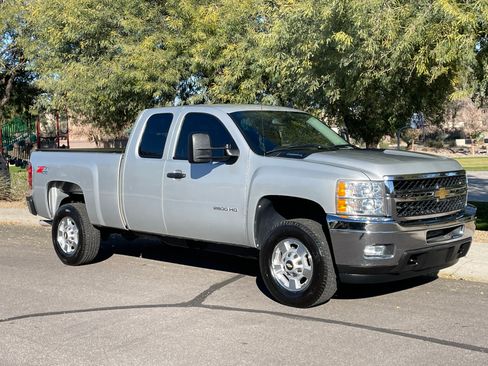 Used 2011 Chevrolet Silverado 2500 LT w/ Interior Plus Package image 1
