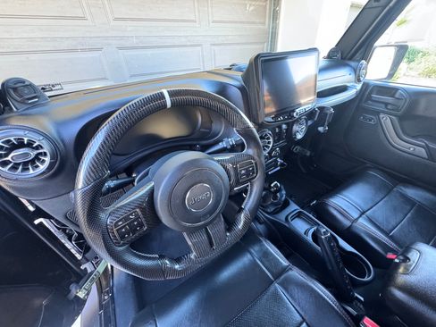 Used 2012 Jeep Wrangler Unlimited Sport AWD/4WD image 10