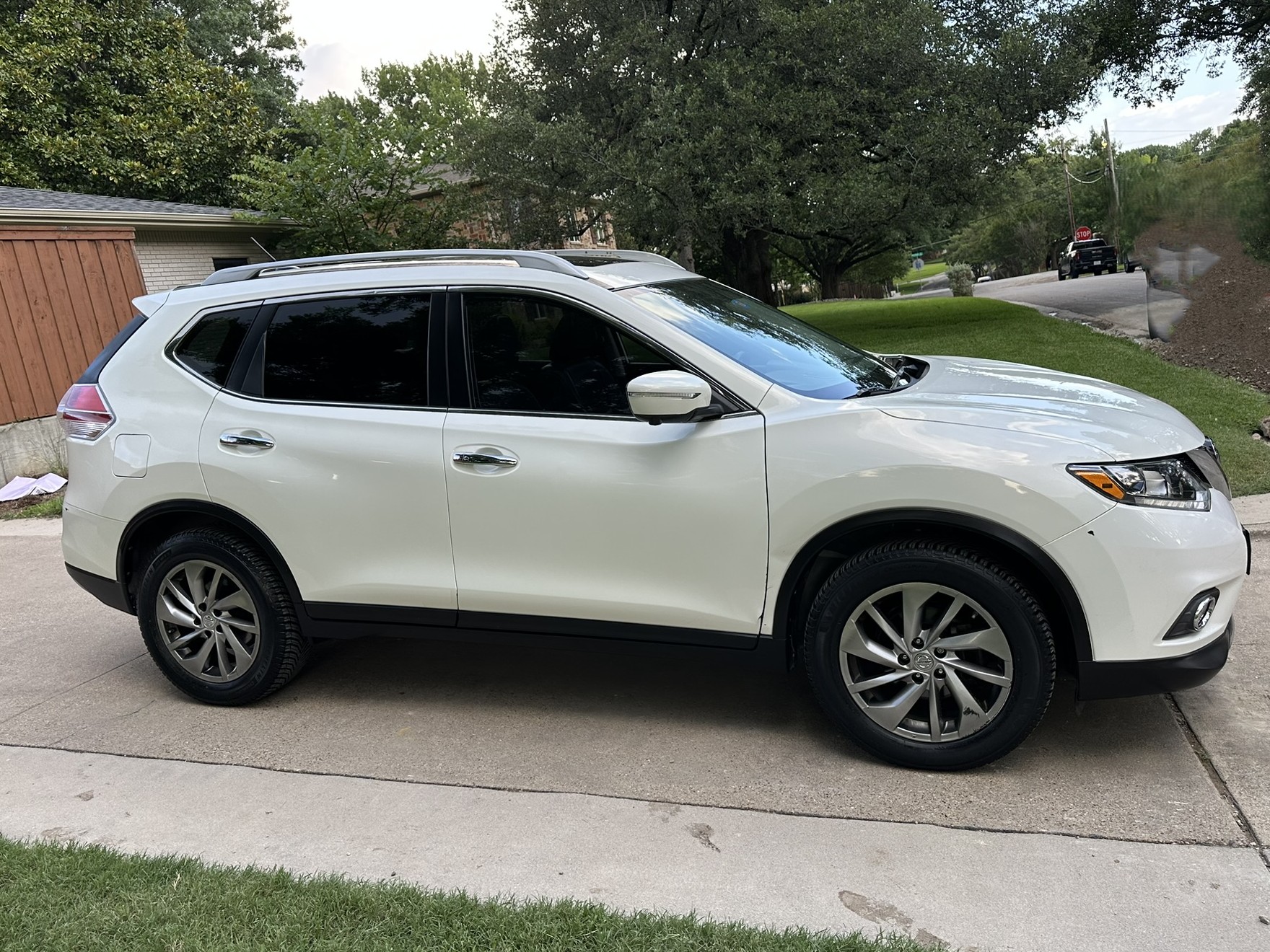 Used 2014 Nissan Rogue SL w/ SL Premium Package FWD image 21