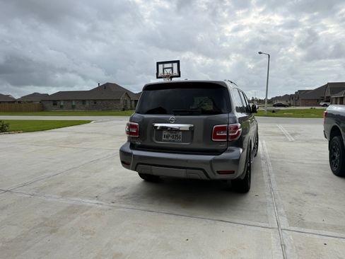 Used 2020 Nissan Armada SL w/ Premium Package image 2