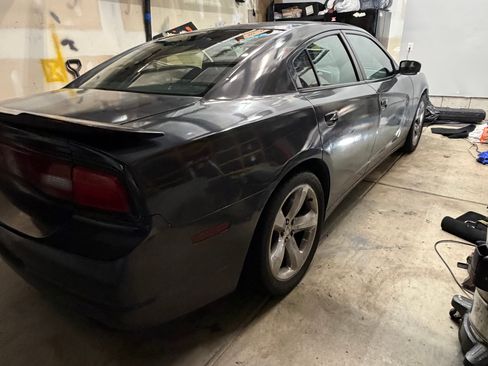 Used 2012 Dodge Charger SE image 10