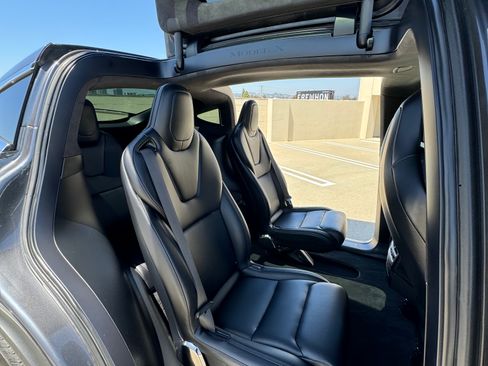 Used 2018 Tesla Model X 75D image 8