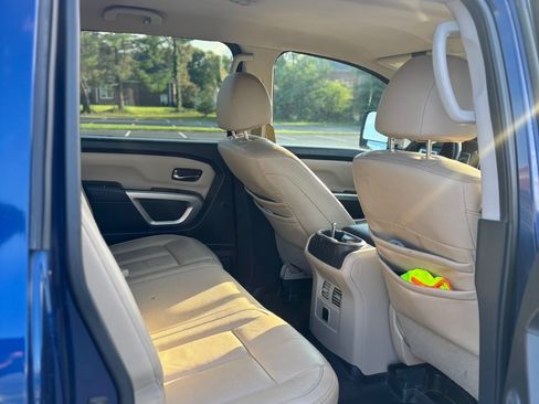 Used 2017 Nissan Titan SL AWD/4WD image 12