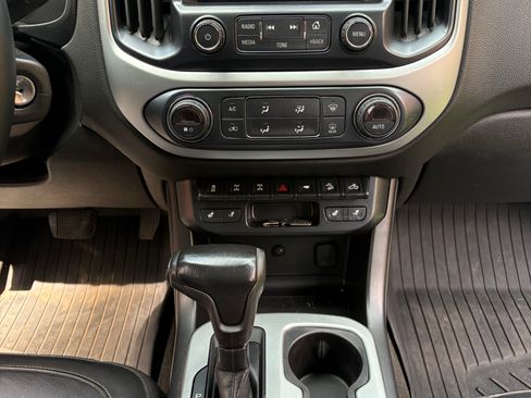 Used 2017 Chevrolet Colorado ZR2 w/ LPO, Premium Interior Package AWD/4WD image 17