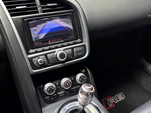 Used 2010 Audi R8 V10 AWD/4WD image 28