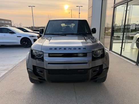 Used 2022 Land Rover Defender 110 X-Dynamic HSE image 2
