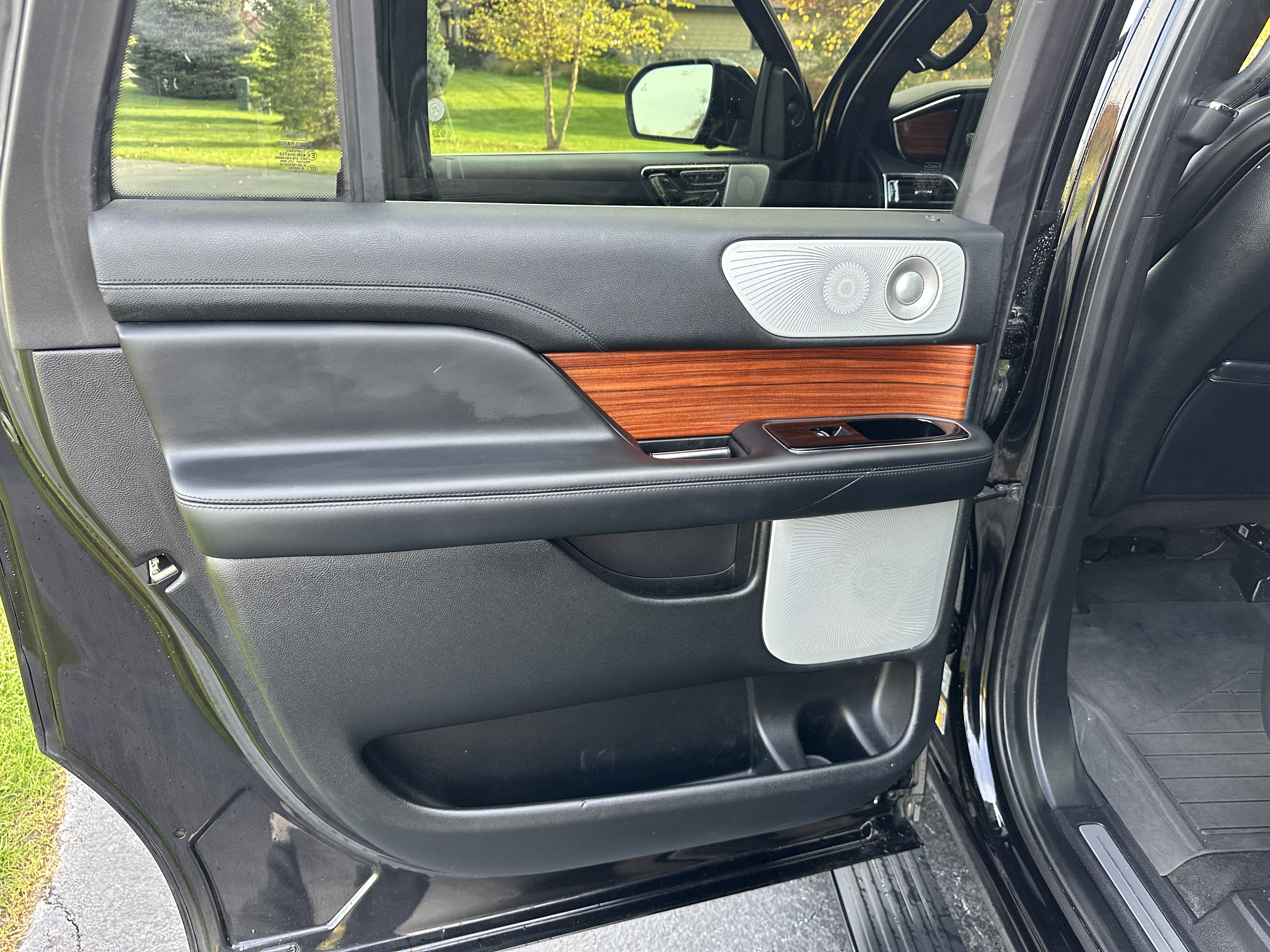 Used 2019 Lincoln Navigator L Reserve AWD/4WD image 12