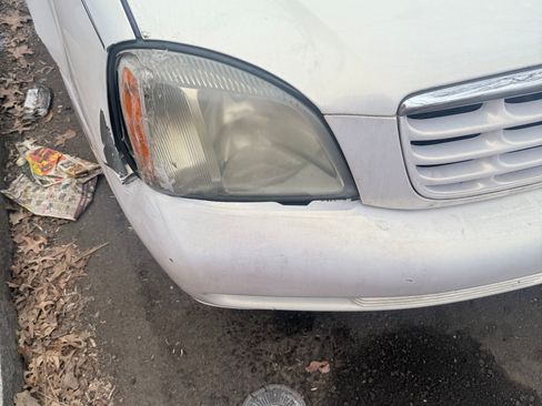 Used 2004 Cadillac De Ville DTS w/ Equipment Group image 6