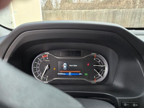 Used 2018 Honda Ridgeline Sport image 2