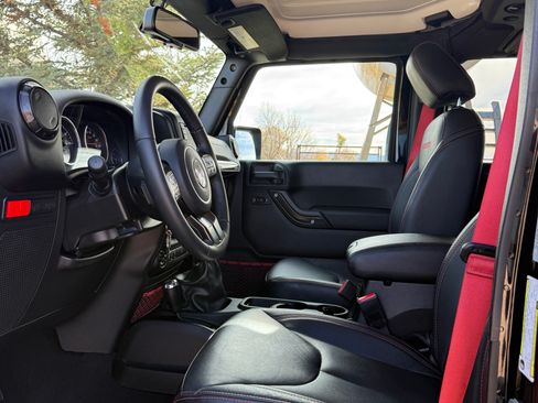 Used 2018 Jeep Wrangler Unlimited Rubicon image 4