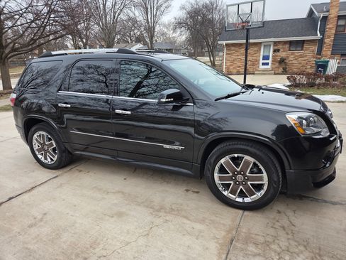 Used 2012 GMC Acadia Denali image 2