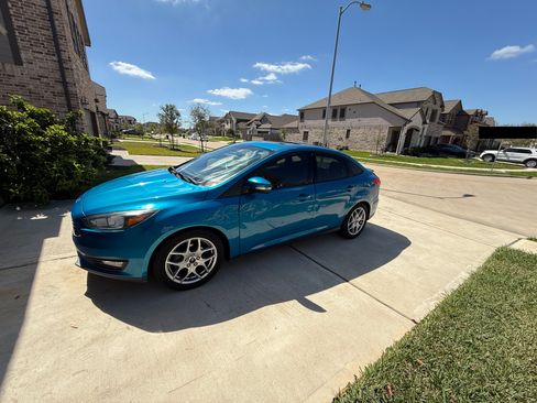 Used 2015 Ford Focus SE w/ Equipment Group 201A image 5