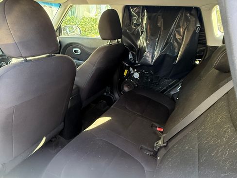Used 2015 Kia Soul image 13