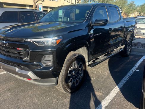 Used 2023 Chevrolet Colorado Z71 w/ Z71 Convenience Package 2 image 2