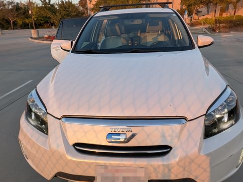 Used 2014 Toyota RAV4 EV image 14