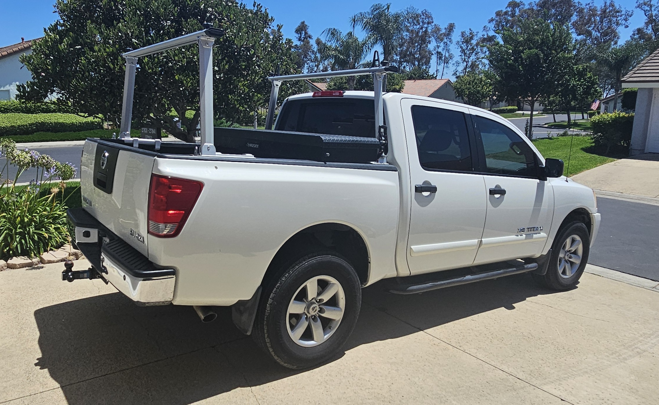 Used 2012 Nissan Titan SV w/ SV Value Truck Pkg AWD/4WD image 5
