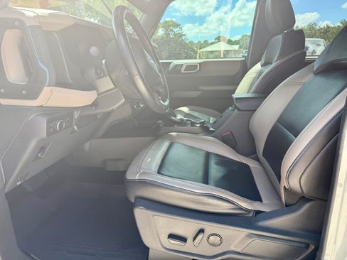 Used 2022 Ford Bronco Wildtrak image 10