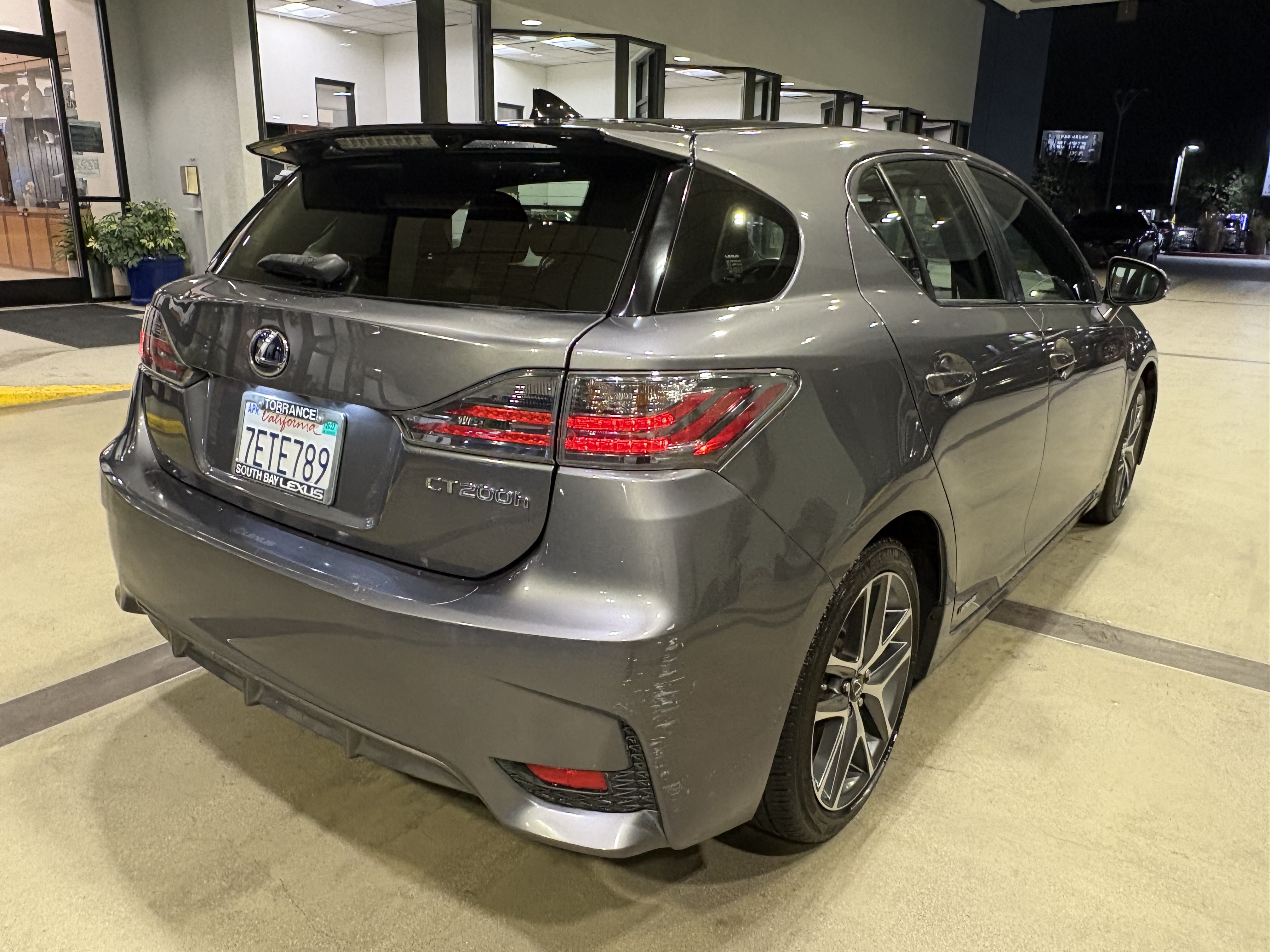 Used 2014 Lexus CT 200h w/ F Sport w/Nuluxe Interior FWD image 5