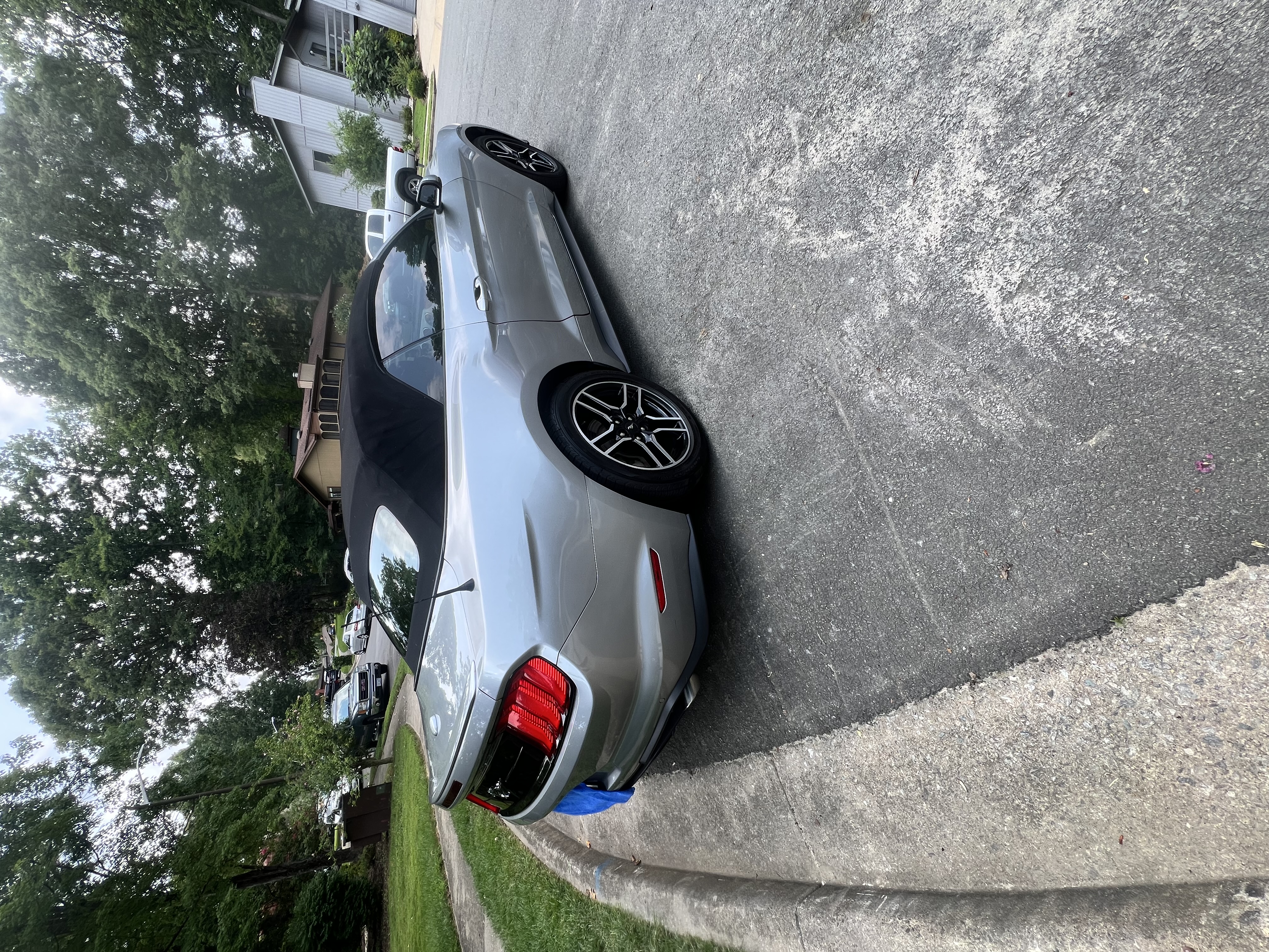 Used 2021 Ford Mustang Premium RWD image 10