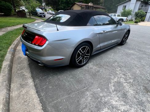 Used 2021 Ford Mustang Premium RWD image 10
