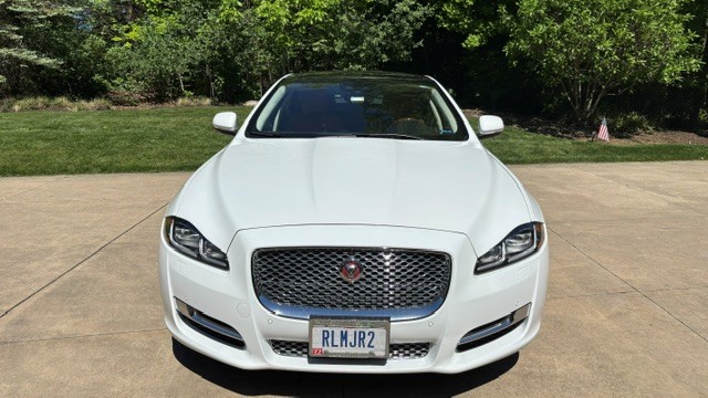 Used 2018 Jaguar XJ L Portfolio AWD/4WD image 2