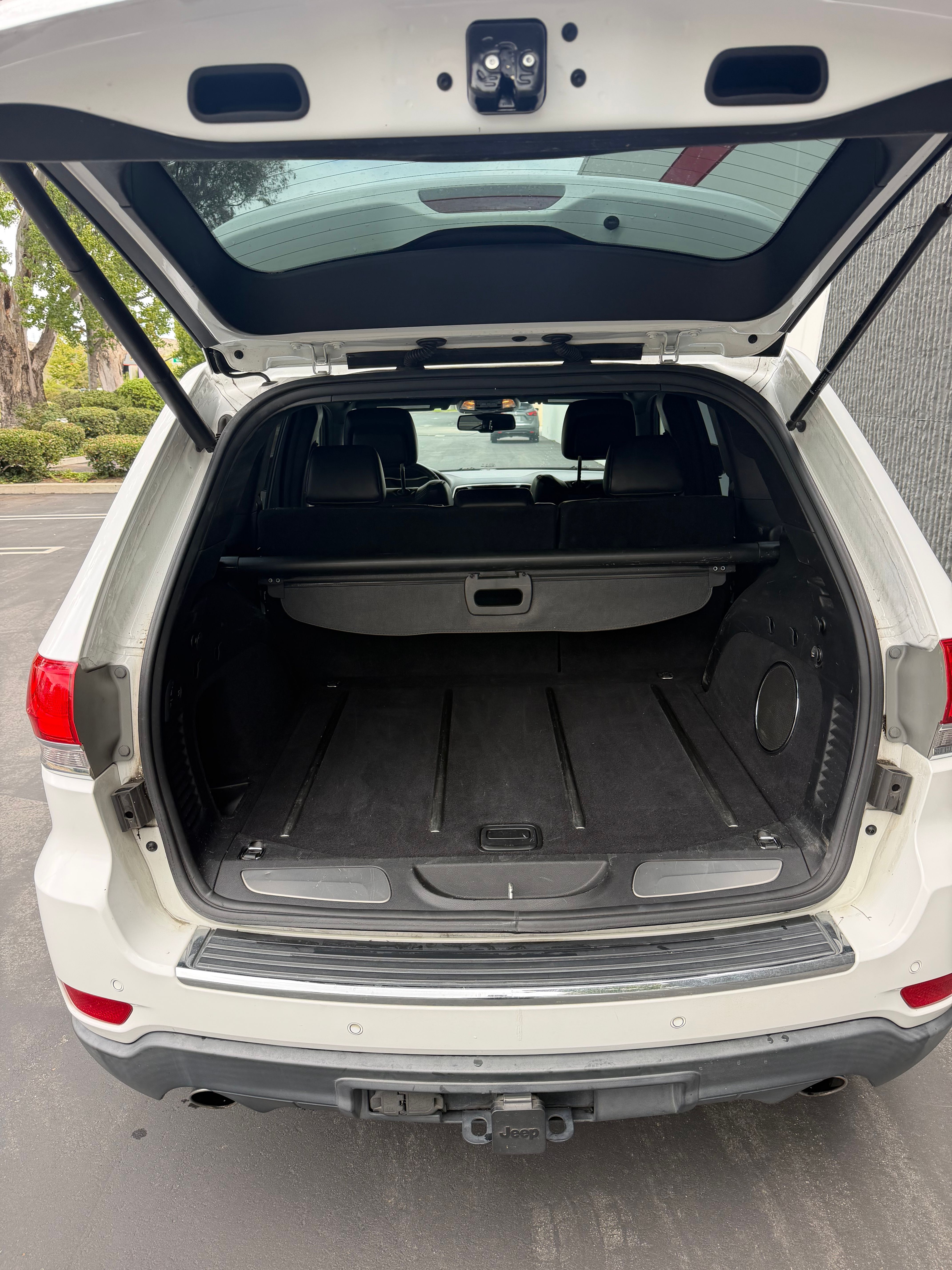Used 2014 Jeep Grand Cherokee Limited w/ Trailer Tow Group IV RWD image 8